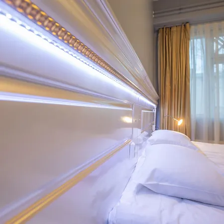 Golden Dome Ξενοδοχείο 4*